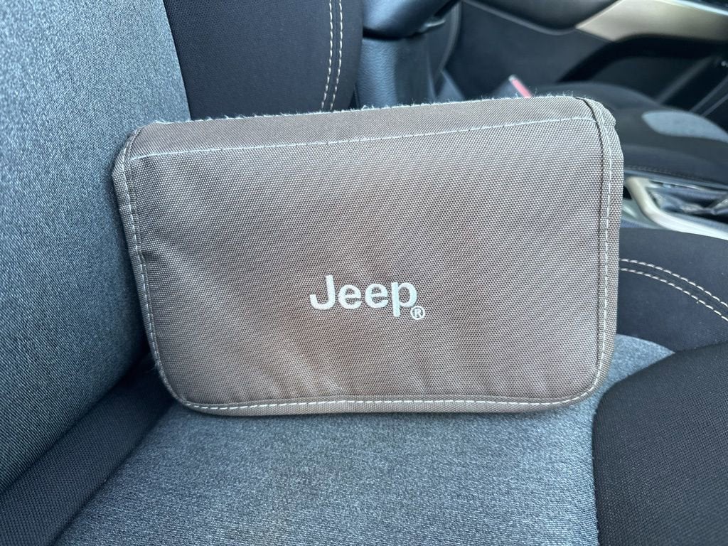 2017 Jeep Cherokee Sport