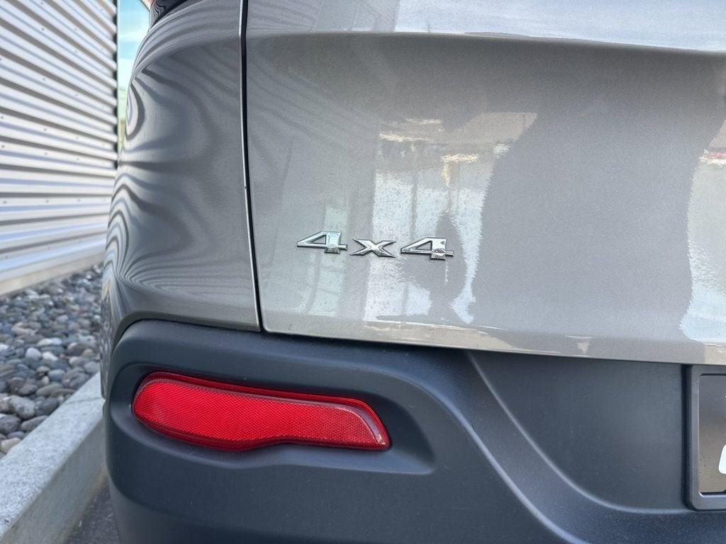 2017 Jeep Cherokee Sport