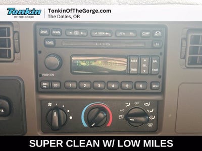 2004 Ford Super Duty F-350 SRW XL