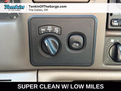 2004 Ford Super Duty F-350 SRW XL
