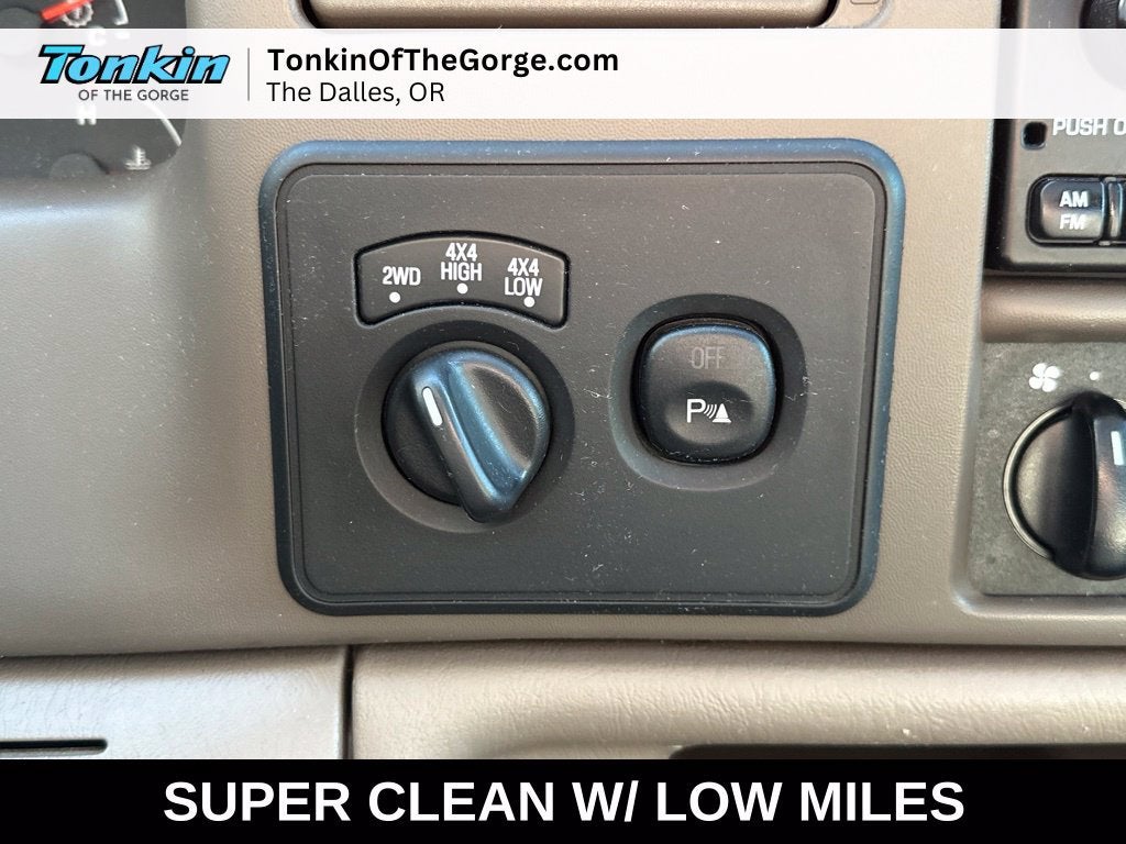 2004 Ford Super Duty F-350 SRW XL