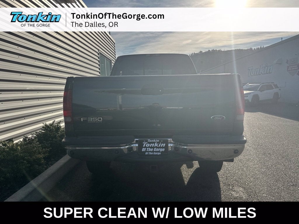 2004 Ford Super Duty F-350 SRW XL