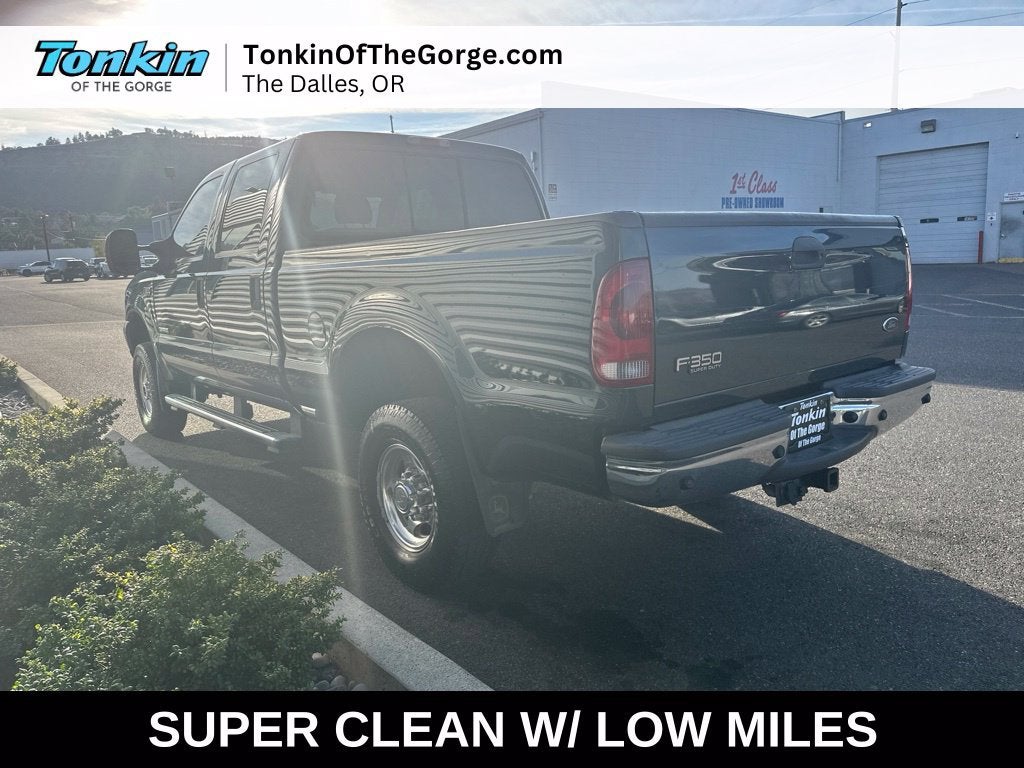 2004 Ford Super Duty F-350 SRW XL