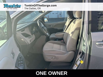2016 Toyota Sienna LE AAS