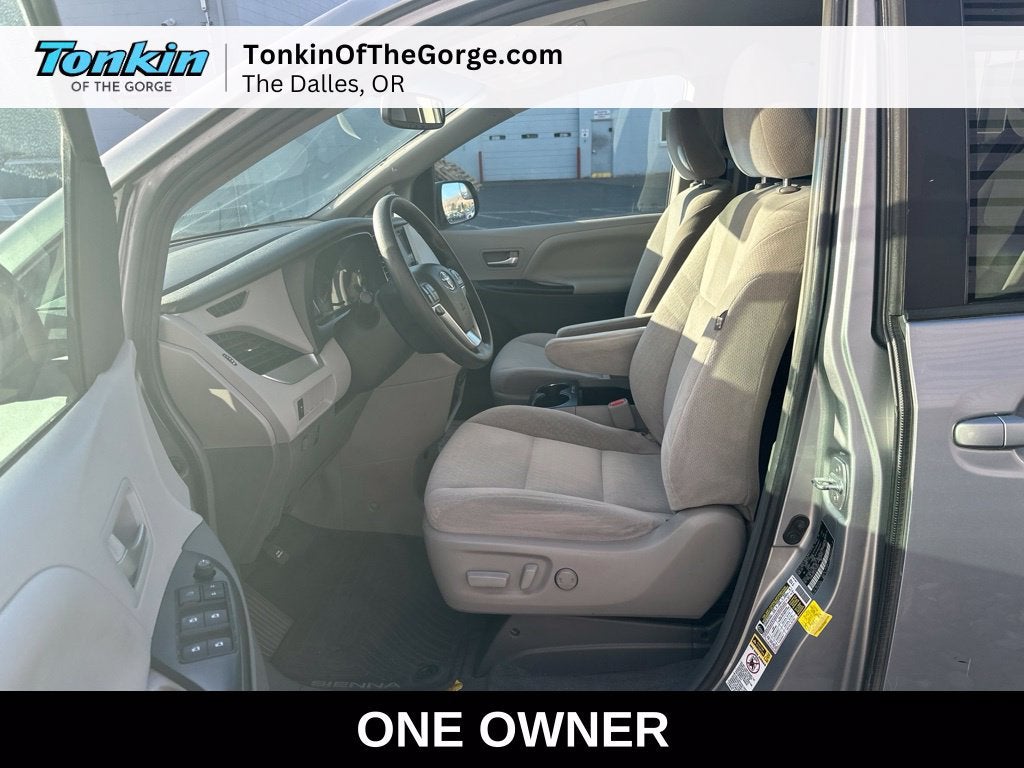 2016 Toyota Sienna LE AAS