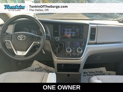 2016 Toyota Sienna LE AAS