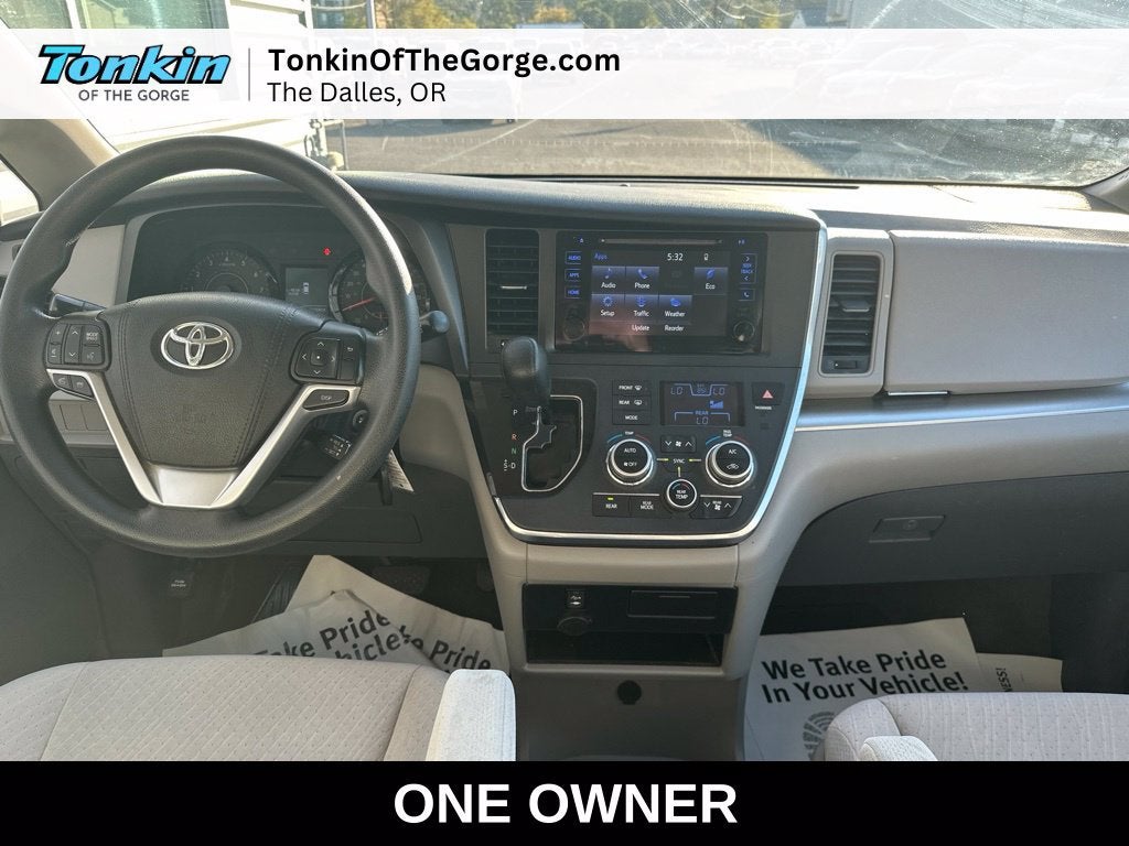 2016 Toyota Sienna LE AAS