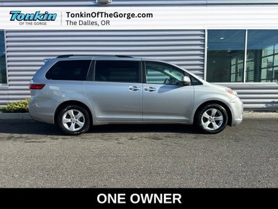 2016 Toyota Sienna LE AAS