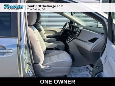 2016 Toyota Sienna LE AAS