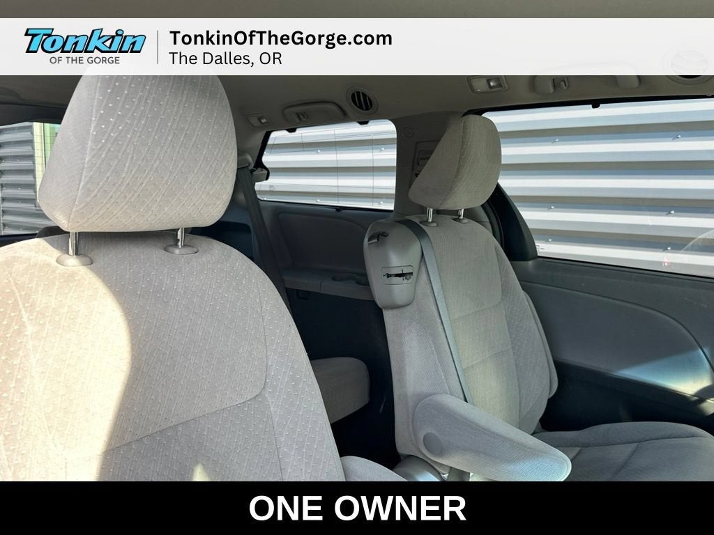 2016 Toyota Sienna LE AAS