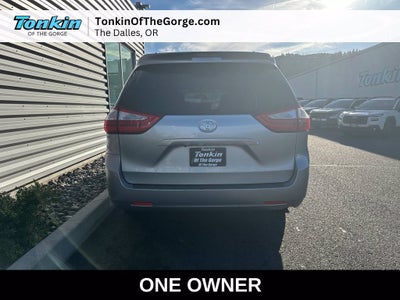 2016 Toyota Sienna LE AAS