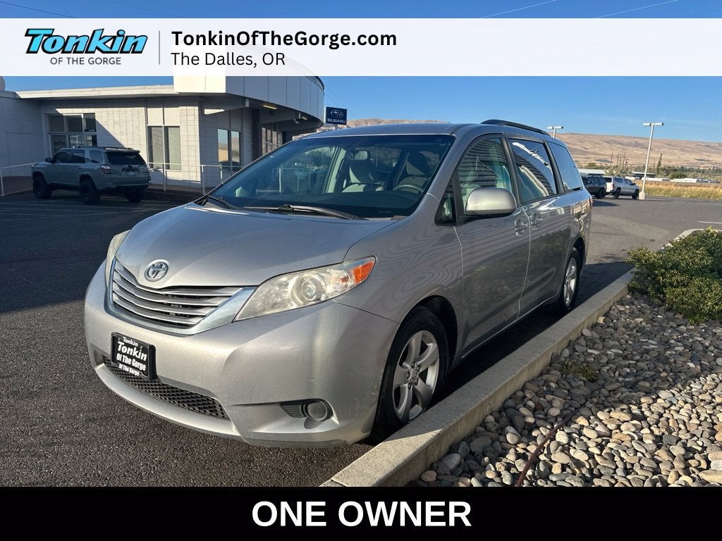 2016 Toyota Sienna LE AAS