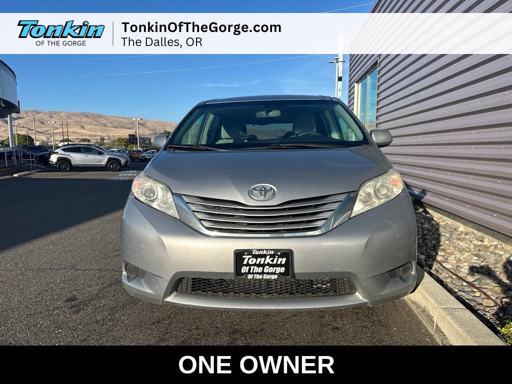 2016 Toyota Sienna LE AAS
